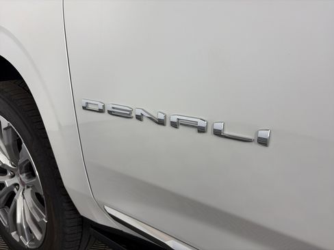 Used 2023 GMC Yukon Denali image 19