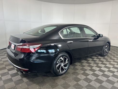 Used 2017 Honda Accord LX image 5