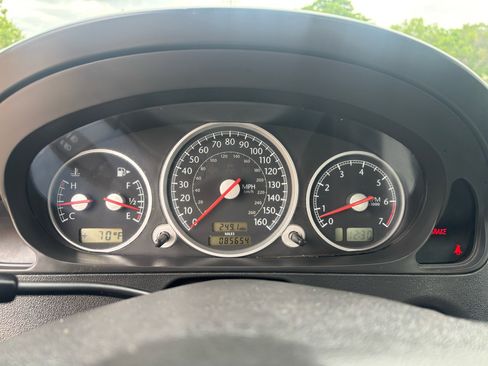 Used 2006 Chrysler Crossfire Limited image 13