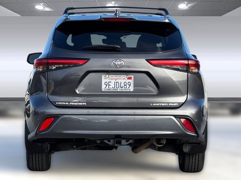 Used 2023 Toyota Highlander Limited image 8