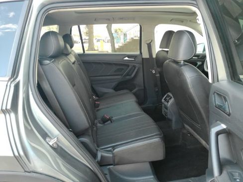 Used 2022 Volkswagen Tiguan SE w/ Panoramic Sunroof Package FWD image 25