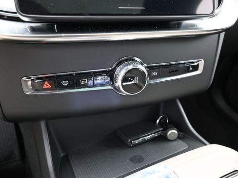 New 2026 Volvo XC90 B6 Plus image 17