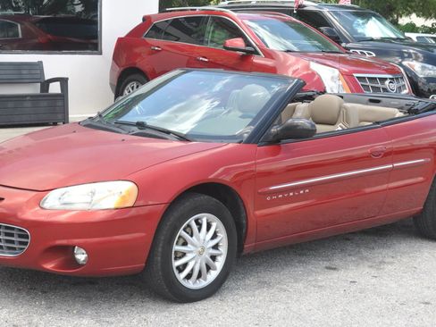 Used 2001 Chrysler Sebring LXi FWD image 2