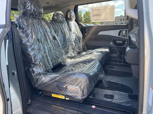 New 2026 Kia Carnival SX w/ SX Dark Edition Package image 13