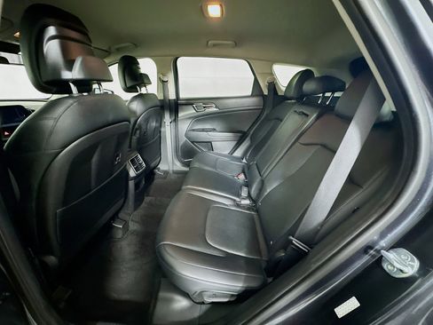 Used 2023 Kia Sportage EX image 28