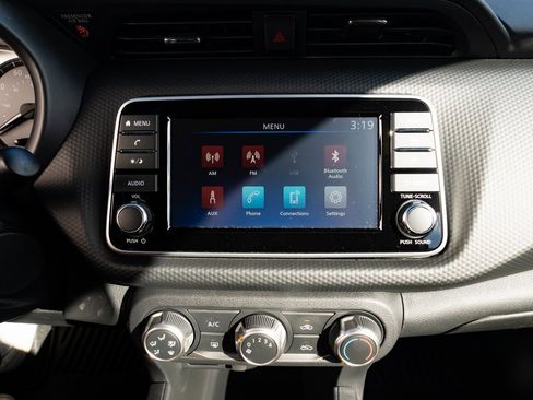 New 2025 Nissan Kicks Play S image 14