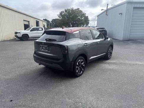 Used 2025 Nissan Kicks SV w/ Charging Package AWD/4WD image 5