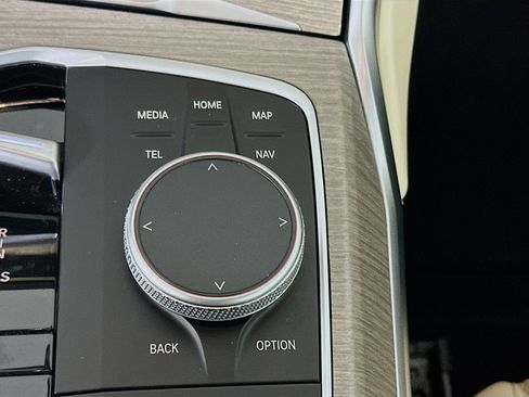 Used 2025 BMW 330i Sedan image 26