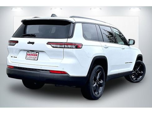 Used 2023 Jeep Grand Cherokee L Laredo AWD/4WD image 13