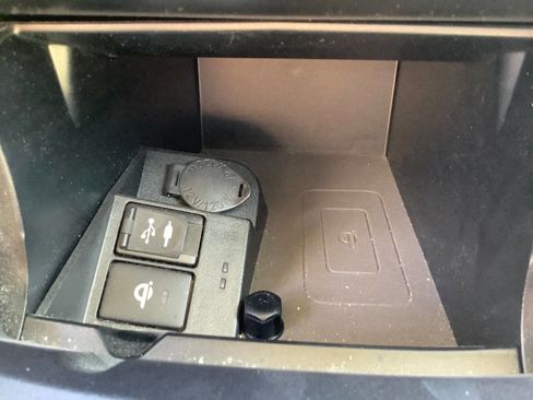 Used 2017 Toyota Camry XLE FWD image 41