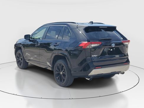 Used 2024 Toyota RAV4 SE AWD/4WD image 5