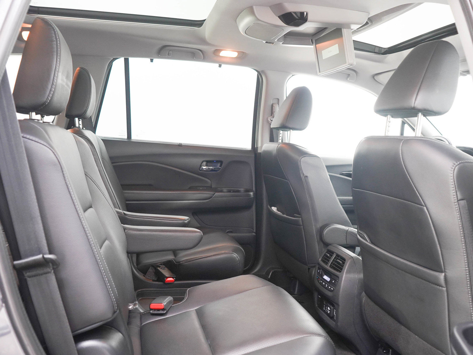 Used 2019 Honda Pilot Touring image 14