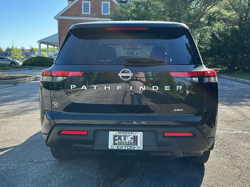 Certified 2023 Nissan Pathfinder S image 5