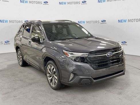 Used 2025 Subaru Forester Touring image 7