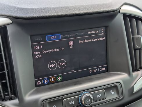 Used 2024 GMC Terrain SLE FWD image 15