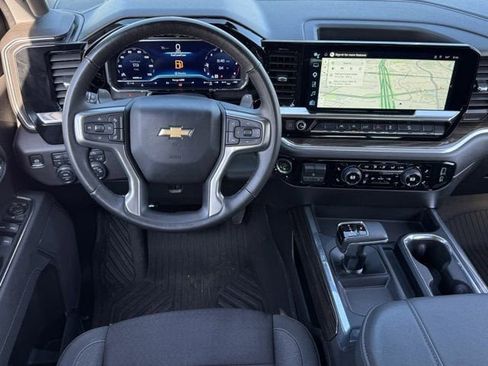Used 2025 Chevrolet Silverado 1500 LT AWD/4WD image 12