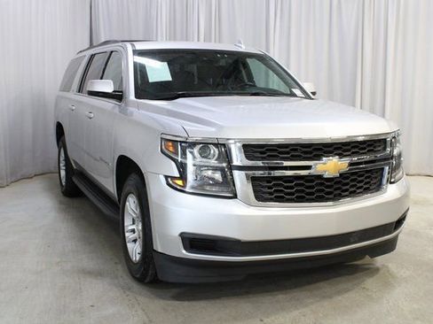 Used 2018 Chevrolet Suburban LT image 35