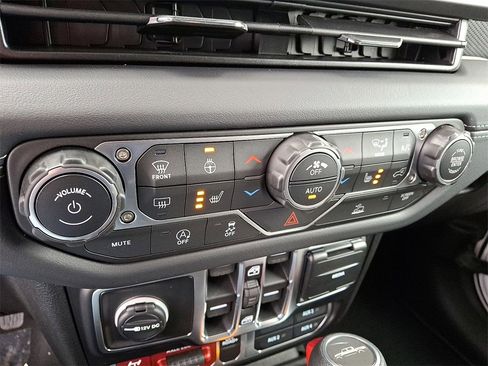 New 2026 Jeep Gladiator Mojave image 11