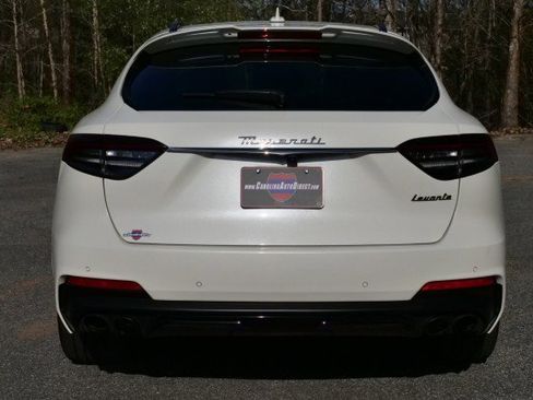 Used 2022 Maserati Levante Modena image 20