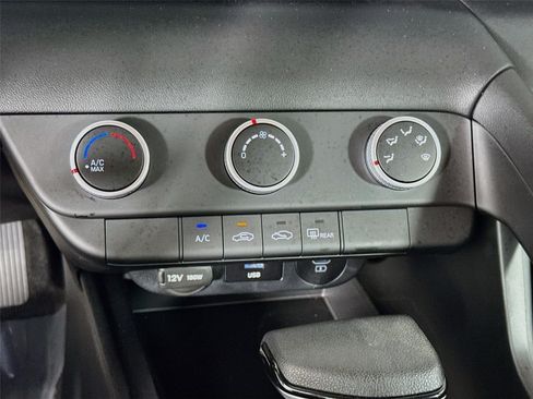 Certified 2026 Hyundai Elantra SE FWD image 16