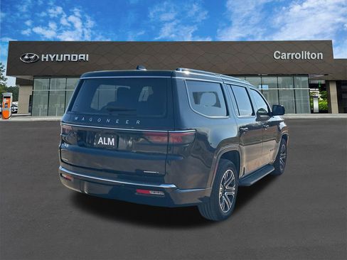 Used 2023 Jeep Wagoneer Series II AWD/4WD image 5