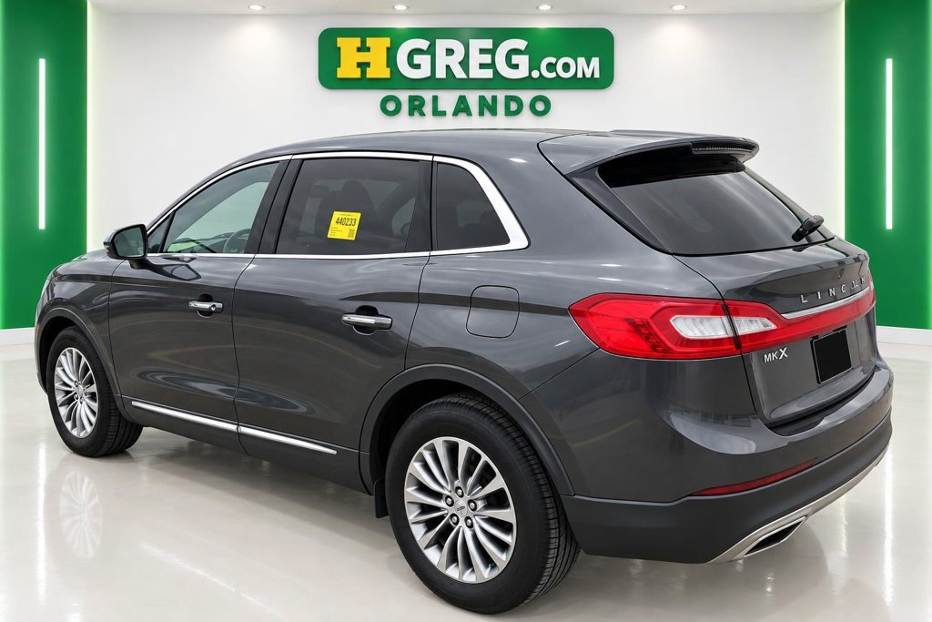 Used 2017 Lincoln MKX Select w/ Select Plus Package AWD/4WD image 2