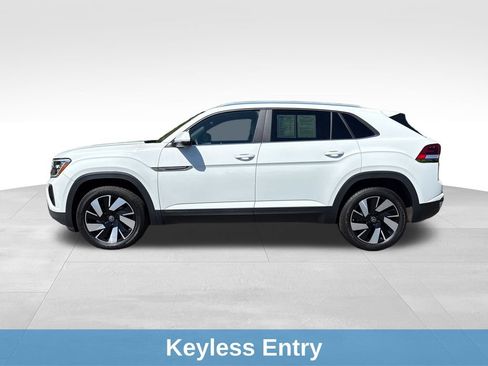 Used 2024 Volkswagen Atlas Cross Sport SE w/ Panoramic Sunroof Package AWD/4WD image 3