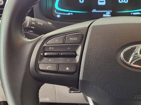 Used 2025 Hyundai Venue SEL FWD image 8