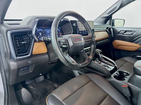 Used 2024 GMC Canyon AT4 w/ AT4 Premium Package AWD/4WD image 10