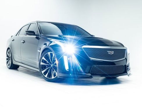 Used 2018 Cadillac CTS V w/ Luxury Package image 5