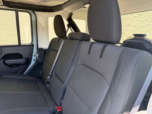 Used 2023 Jeep Wrangler Unlimited w/ Cold Weather Group AWD/4WD image 23