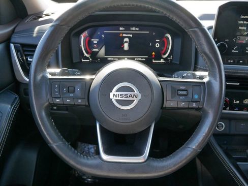 Used 2021 Nissan Rogue Platinum image 17