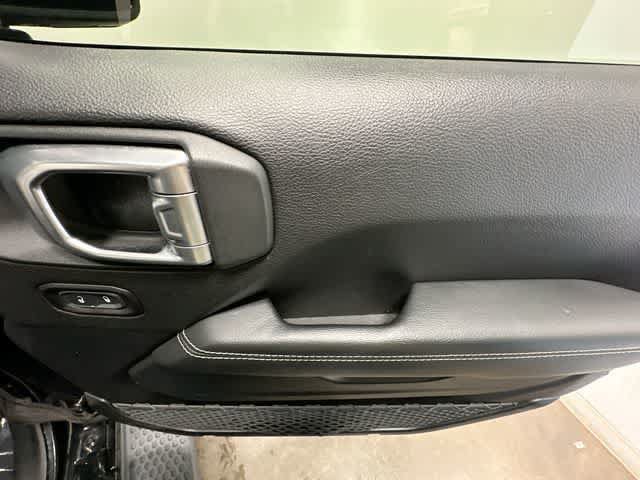Used 2019 Jeep Wrangler Unlimited Sahara AWD/4WD image 25