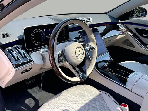 Used 2025 Mercedes-Benz S 580 4MATIC Sedan image 17