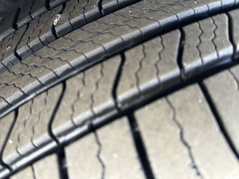 Used 2021 Toyota Highlander LE image 12