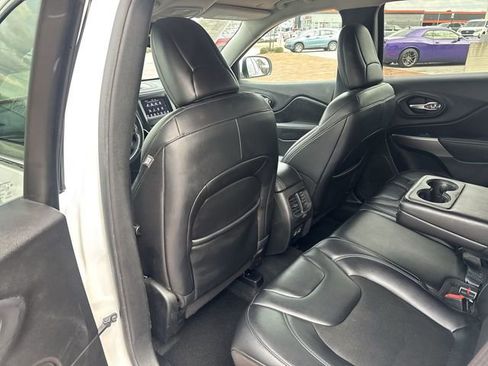 Used 2021 Jeep Cherokee Latitude Plus FWD image 25