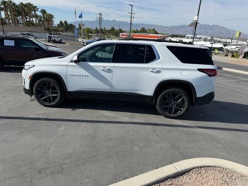 Used 2023 Chevrolet Traverse LT image 6
