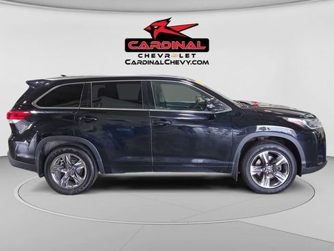 Used 2018 Toyota Highlander Limited AWD/4WD image 2