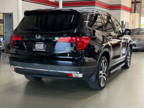 Used 2017 Honda Pilot Touring image 2