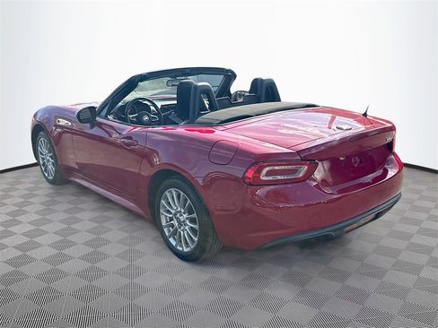Used 2017 FIAT 124 Spider Classica image 8