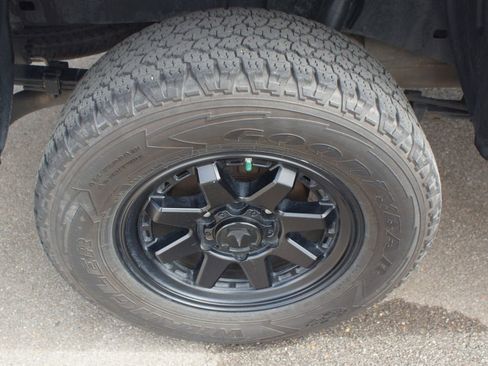 Used 2022 Toyota Tacoma SR AWD/4WD image 24