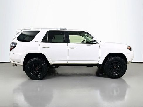 Used 2017 Toyota 4Runner SR5 Premium image 8