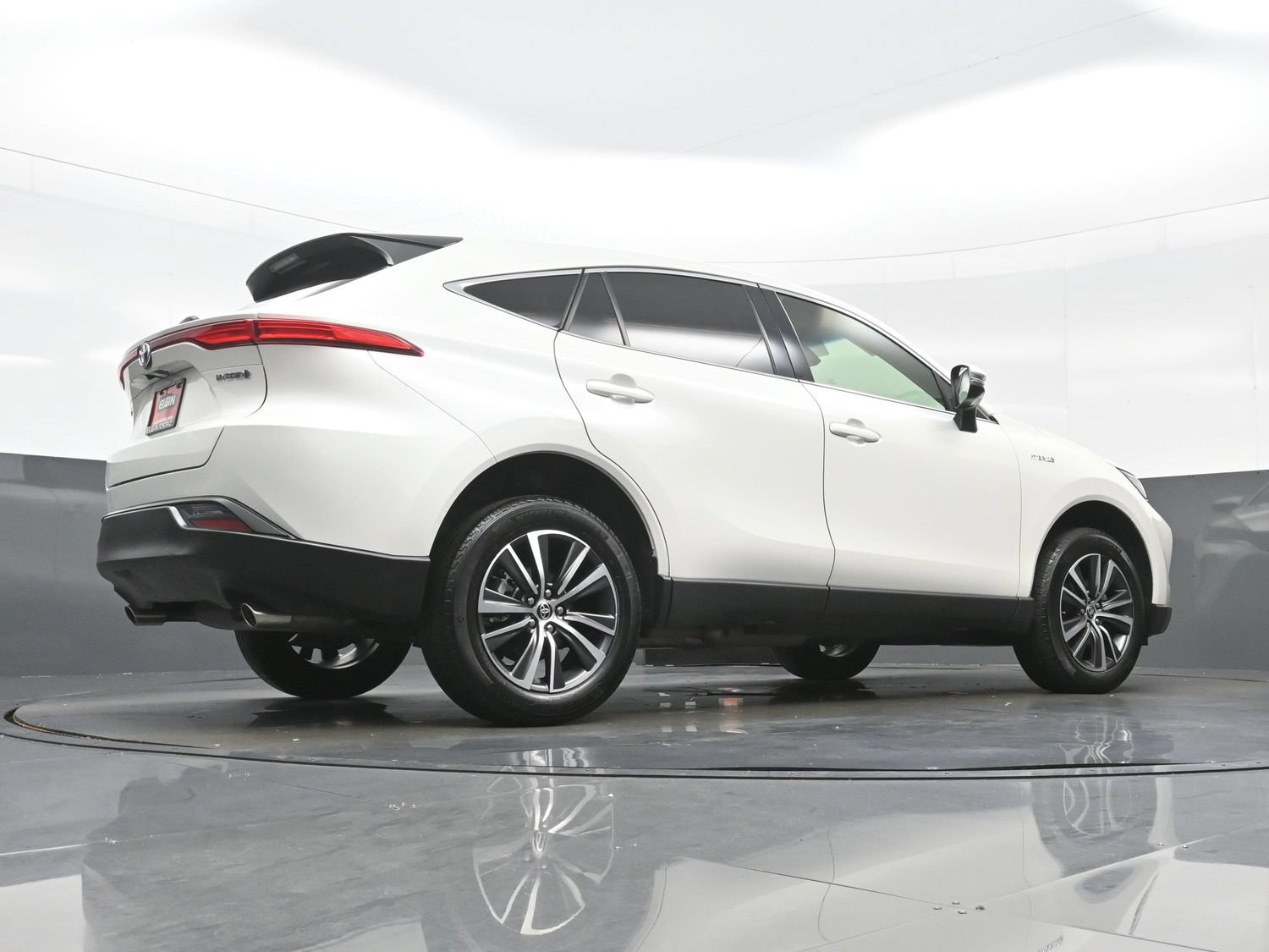 Used 2021 Toyota Venza LE AWD/4WD image 32