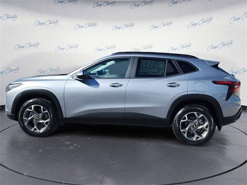 New 2026 Chevrolet Trax LT w/ Driver Confidence Package image 2