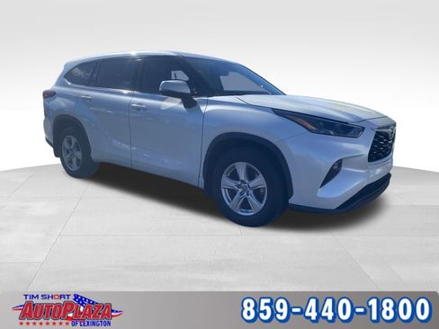 Used 2022 Toyota Highlander LE image 5
