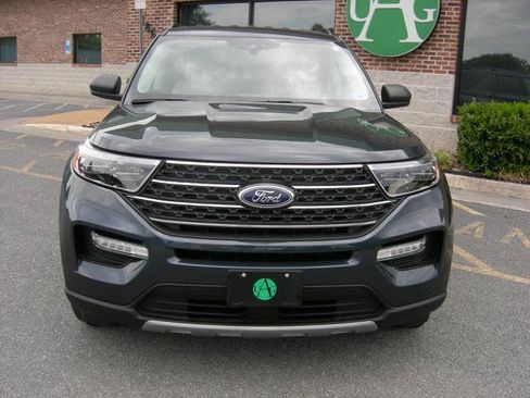 Used 2023 Ford Explorer XLT w/ Equipment Group 202A AWD/4WD image 2