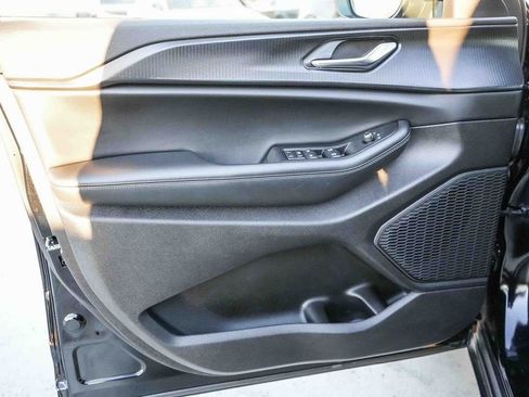 Certified 2025 Jeep Grand Cherokee Laredo X w/ Luxury Tech Group I image 22