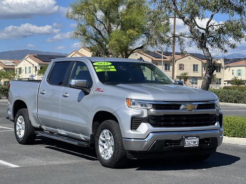 Used 2022 Chevrolet Silverado 1500 LT image 3