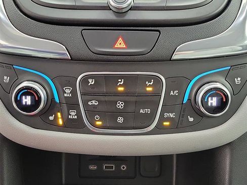 Used 2020 Chevrolet Equinox Premier image 29