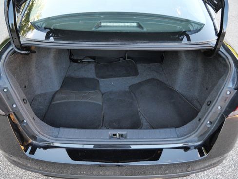 Used 2023 Nissan Versa SR w/ Trunk Package FWD image 18